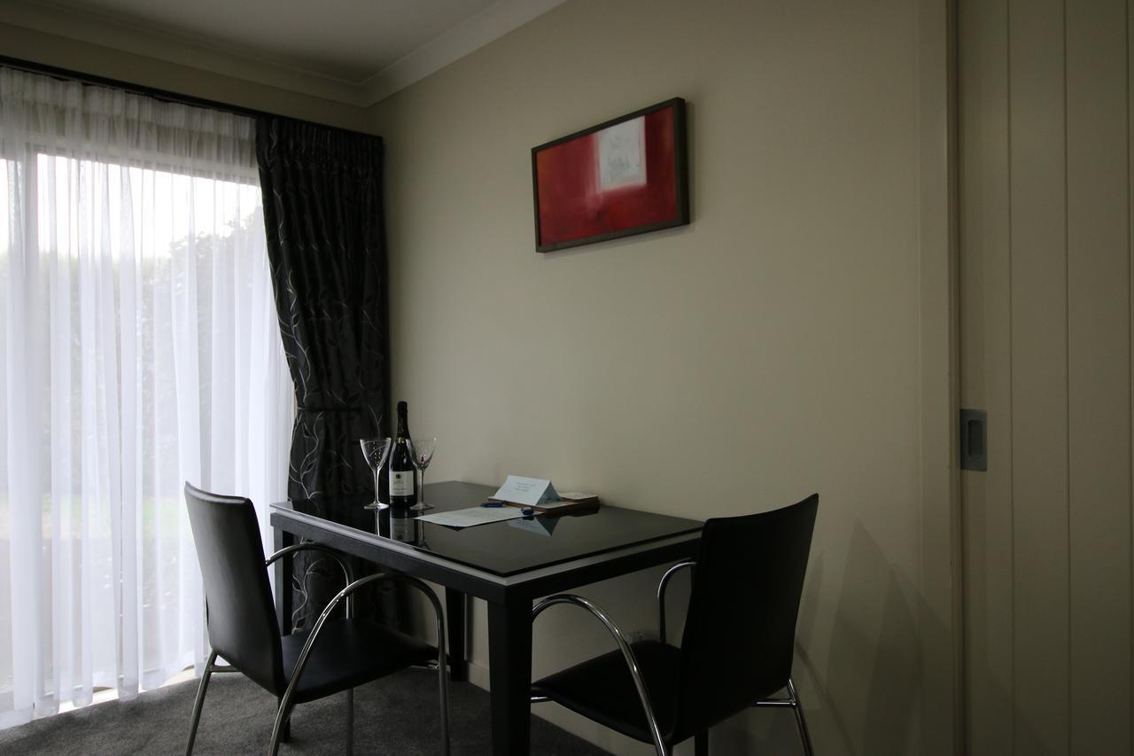 200 On Lake View Karapiro ภายนอก รูปภาพ